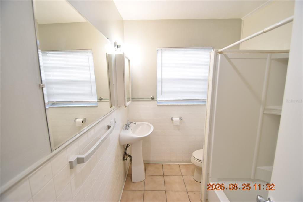 For Rent: $1,350 (1 beds, 1 baths, 405 Square Feet)