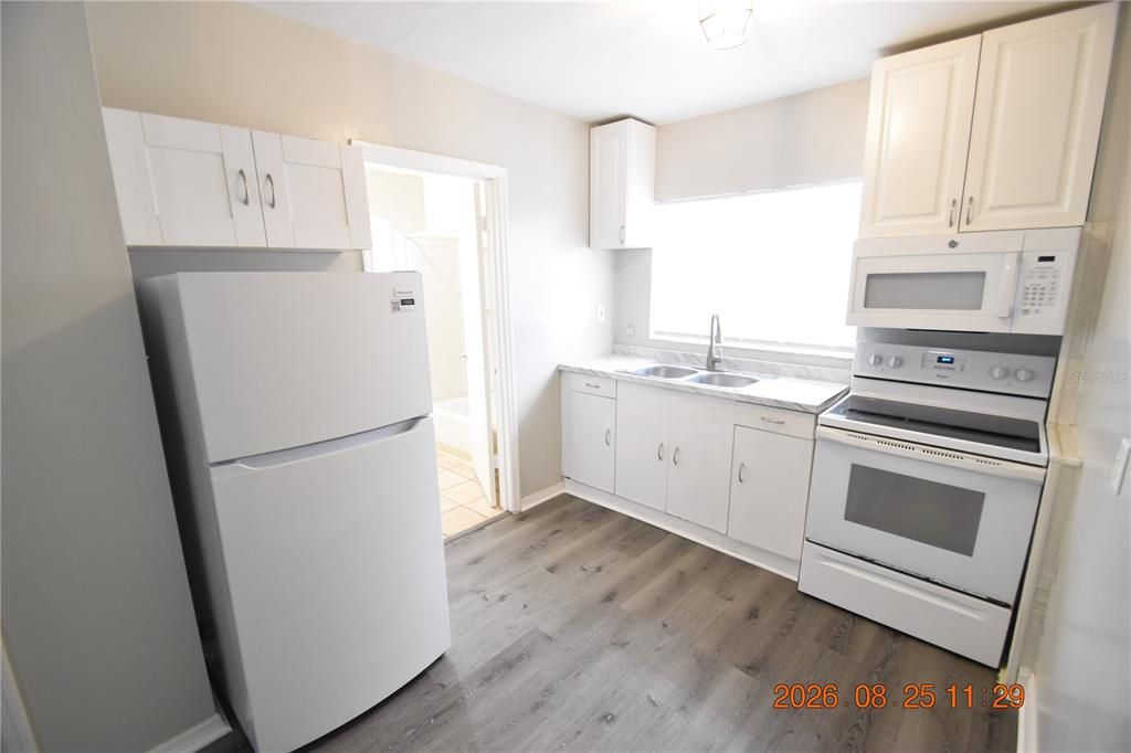 For Rent: $1,350 (1 beds, 1 baths, 405 Square Feet)