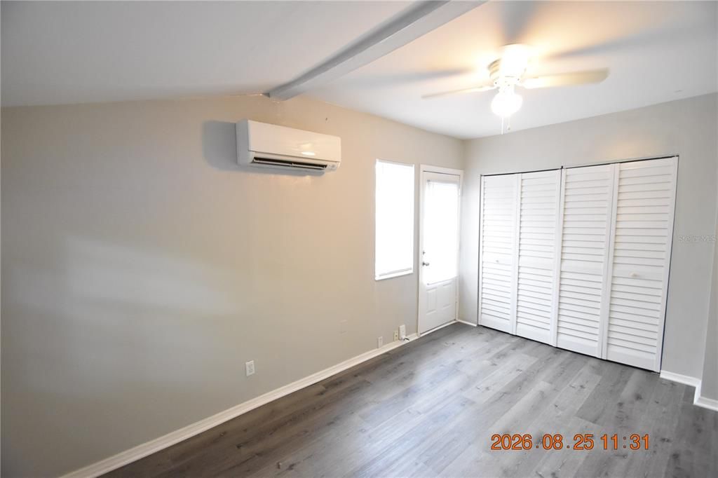 For Rent: $1,350 (1 beds, 1 baths, 405 Square Feet)