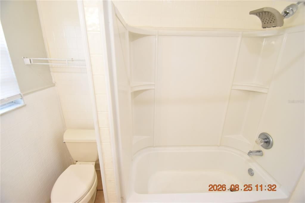 For Rent: $1,350 (1 beds, 1 baths, 405 Square Feet)