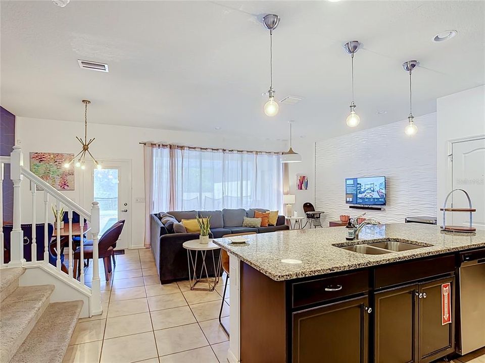 En Venta: $390,000 (5 camas, 4 baños, 2263 Pies cuadrados)