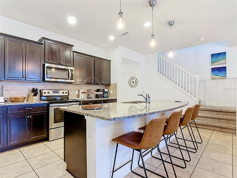 En Venta: $390,000 (5 camas, 4 baños, 2263 Pies cuadrados)