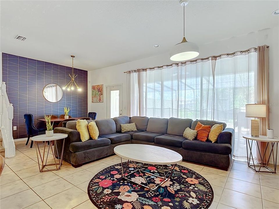 En Venta: $390,000 (5 camas, 4 baños, 2263 Pies cuadrados)