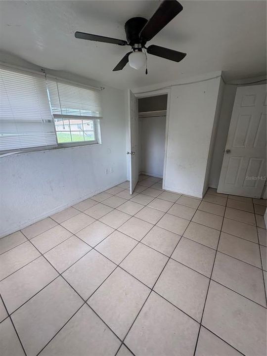 For Sale: $235,000 (4 beds, 1 baths, 864 Square Feet)