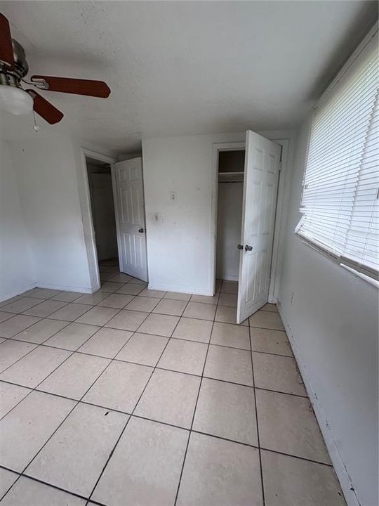 For Sale: $235,000 (4 beds, 1 baths, 864 Square Feet)