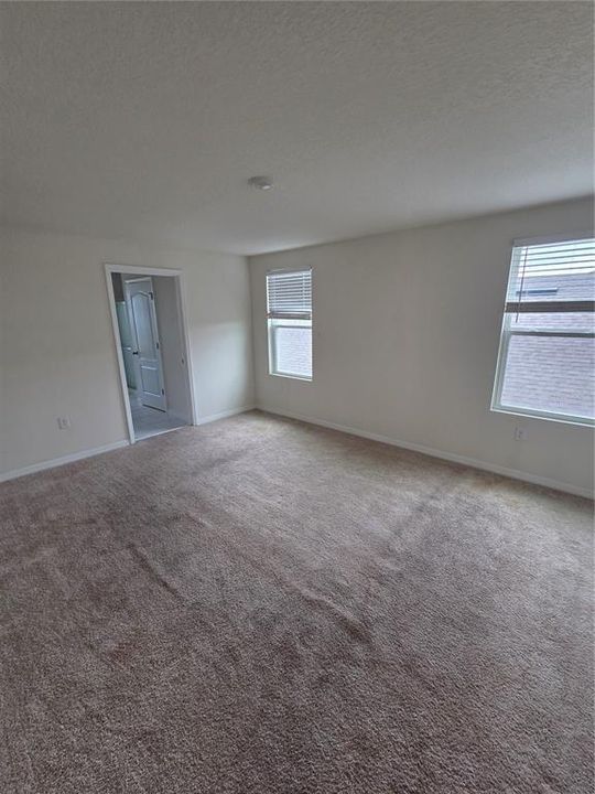 For Rent: $2,500 (4 beds, 3 baths, 2736 Square Feet)
