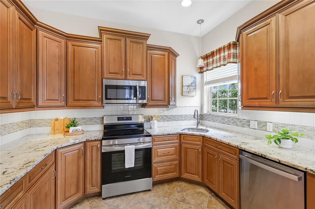 Active With Contract: $350,000 (2 beds, 2 baths, 1791 Square Feet)