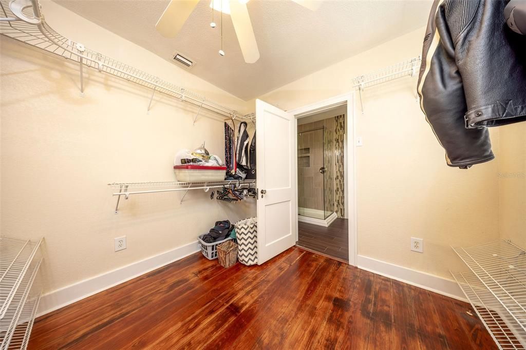 For Sale: $869,000 (5 beds, 3 baths, 2771 Square Feet)
