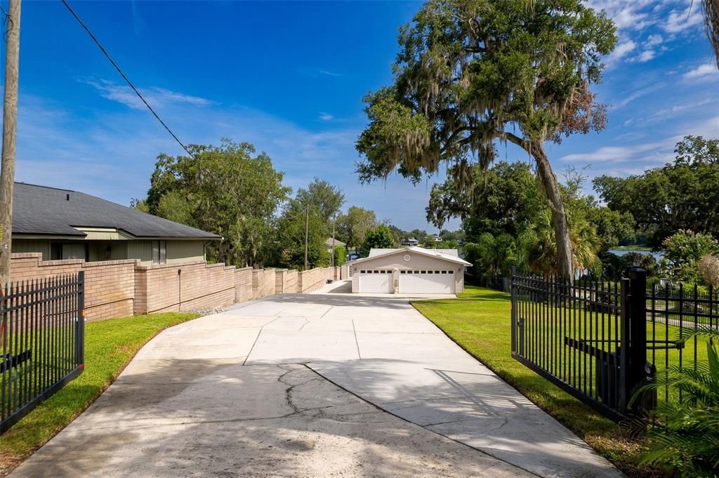 For Sale: $869,000 (5 beds, 3 baths, 2771 Square Feet)