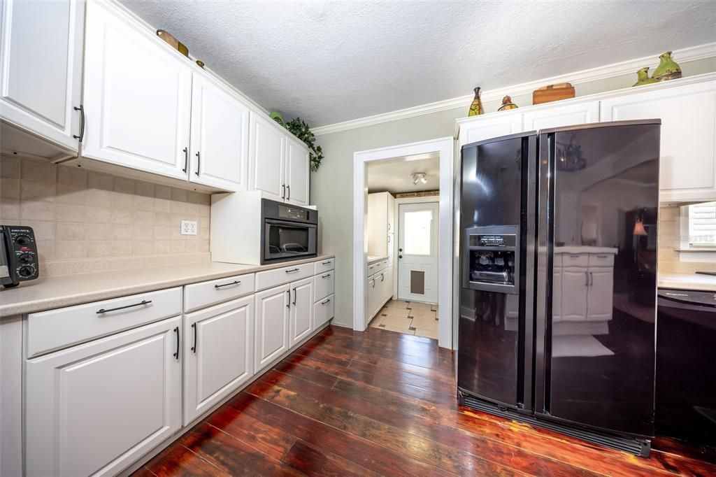 For Sale: $869,000 (5 beds, 3 baths, 2771 Square Feet)