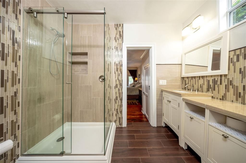 For Sale: $869,000 (5 beds, 3 baths, 2771 Square Feet)