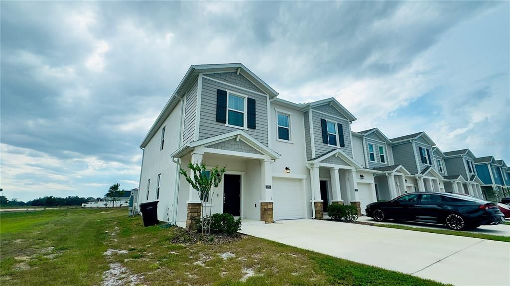 For Rent: $2,000 (3 beds, 2 baths, 1888 Square Feet)