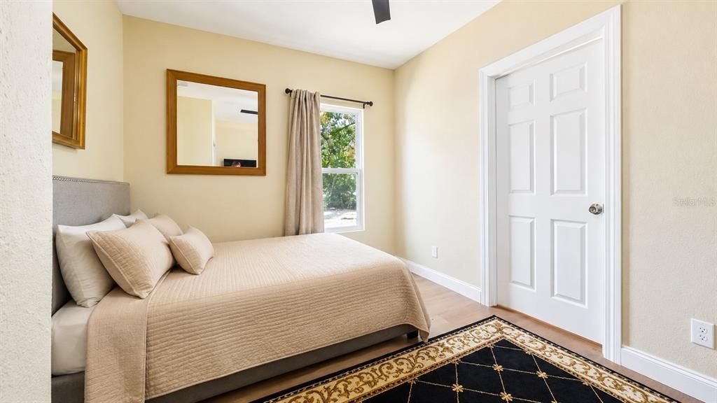 For Rent: $6,800 (6 beds, 5 baths, 2517 Square Feet)