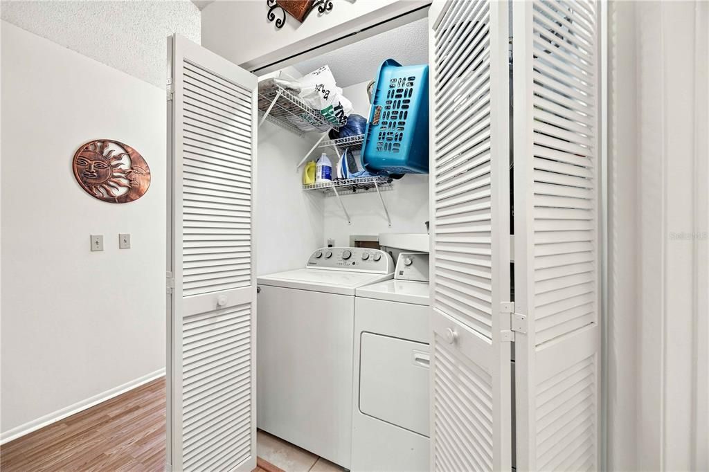 На продажу: $170,000 (2 спален, 2 ванн, 1004 Квадратных фут)