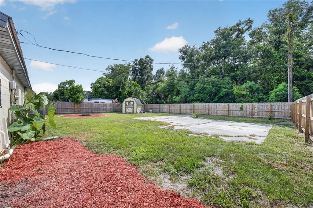Activo con contrato: $239,000 (3 camas, 1 baños, 1300 Pies cuadrados)