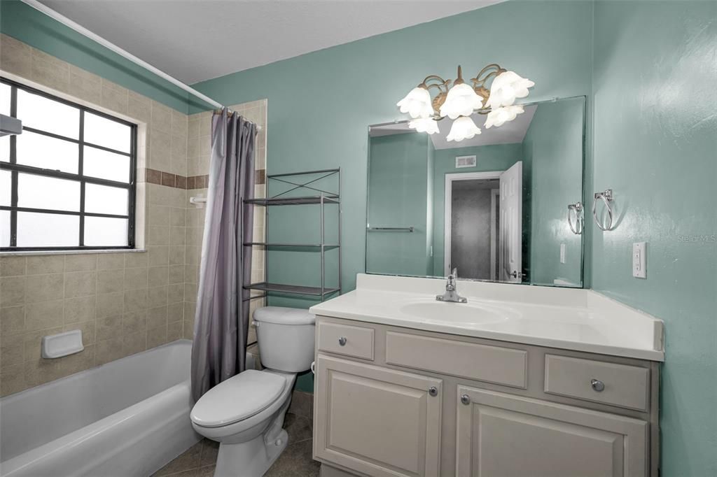 На продажу: $259,000 (2 спален, 2 ванн, 1020 Квадратных фут)