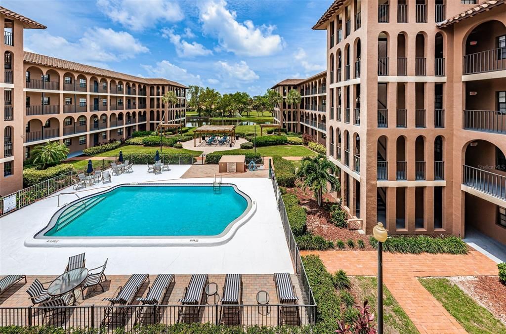 На продажу: $259,000 (2 спален, 2 ванн, 1020 Квадратных фут)