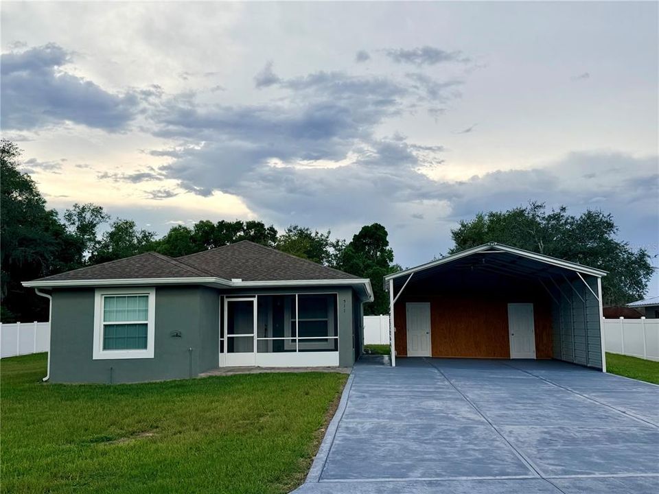 For Sale: $269,900 (3 beds, 2 baths, 1317 Square Feet)