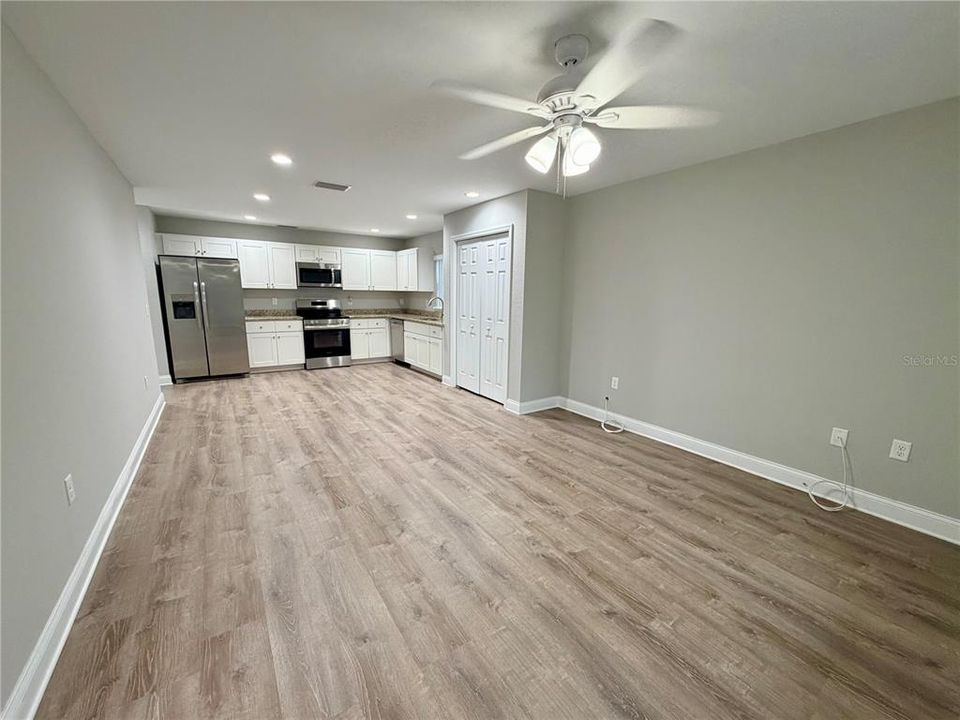 For Sale: $269,900 (3 beds, 2 baths, 1317 Square Feet)