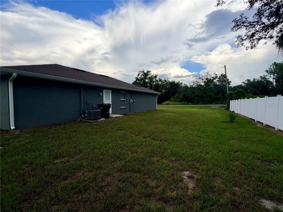 For Sale: $269,900 (3 beds, 2 baths, 1317 Square Feet)
