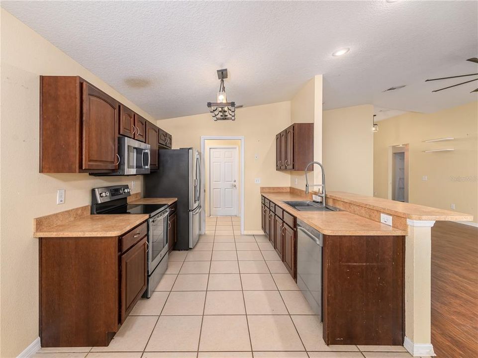En Venta: $265,000 (3 camas, 2 baños, 1370 Pies cuadrados)