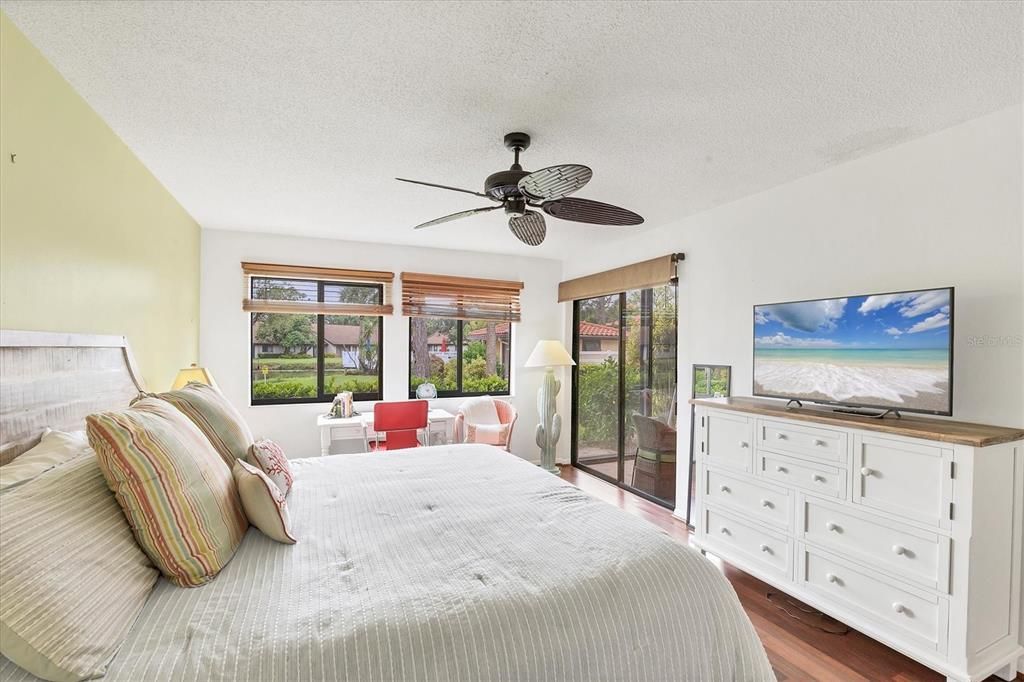 В аренду: $1,950 (2 спален, 2 ванн, 1065 Квадратных фут)