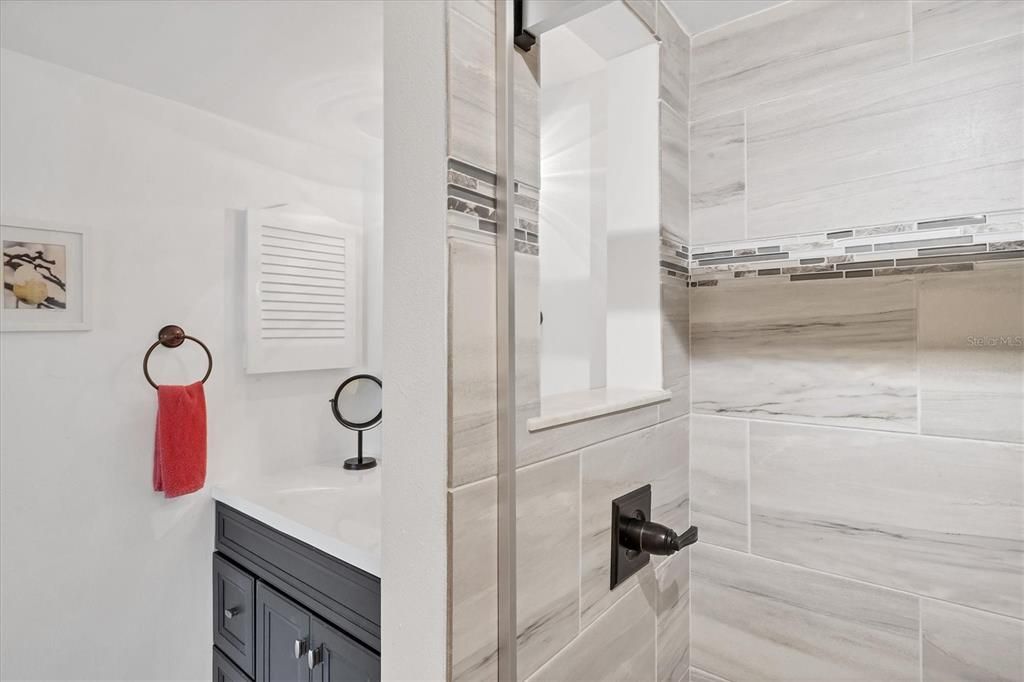 В аренду: $1,950 (2 спален, 2 ванн, 1065 Квадратных фут)