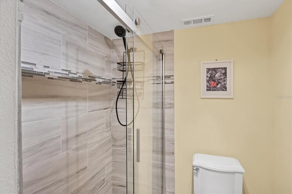 В аренду: $1,950 (2 спален, 2 ванн, 1065 Квадратных фут)