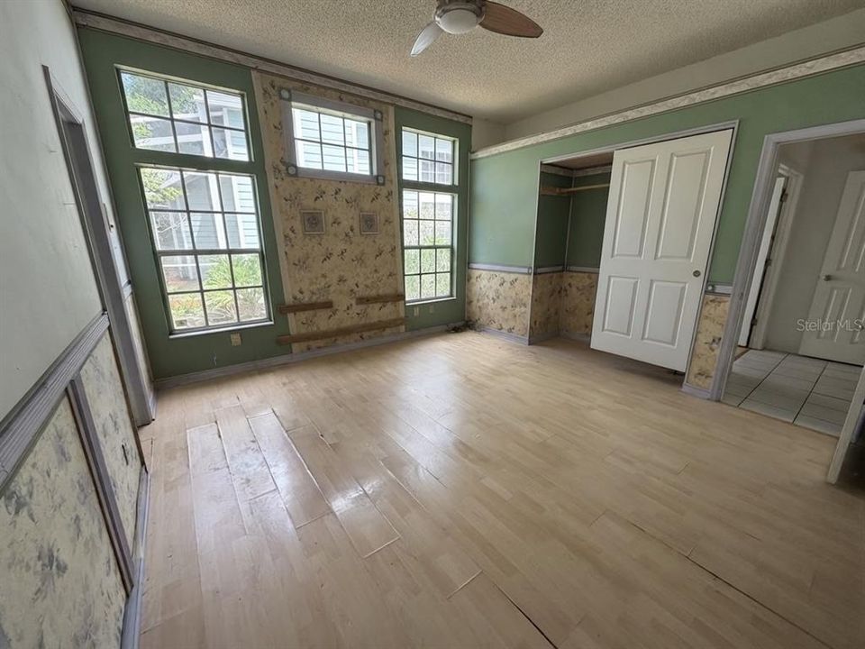 En Venta: $310,000 (3 camas, 2 baños, 1387 Pies cuadrados)