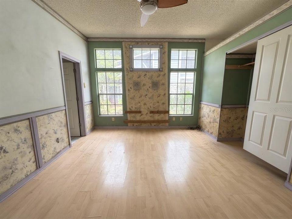 En Venta: $310,000 (3 camas, 2 baños, 1387 Pies cuadrados)