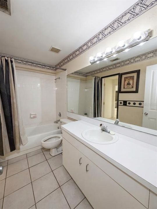 En Venta: $310,000 (3 camas, 2 baños, 1387 Pies cuadrados)