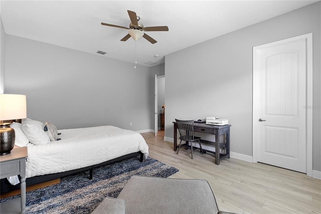 For Sale: $1,350,000 (5 beds, 4 baths, 4307 Square Feet)