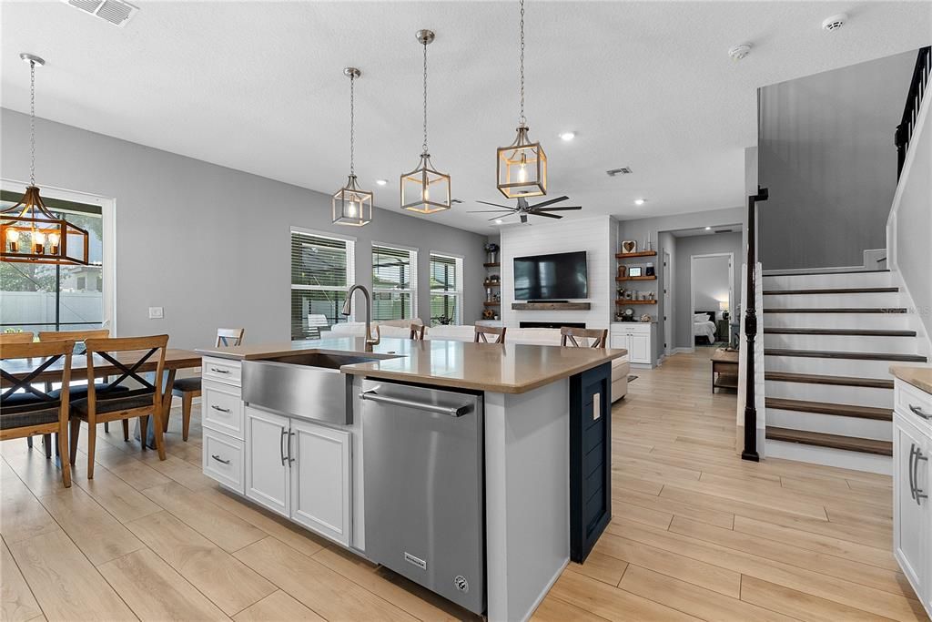 For Sale: $1,350,000 (5 beds, 4 baths, 4307 Square Feet)