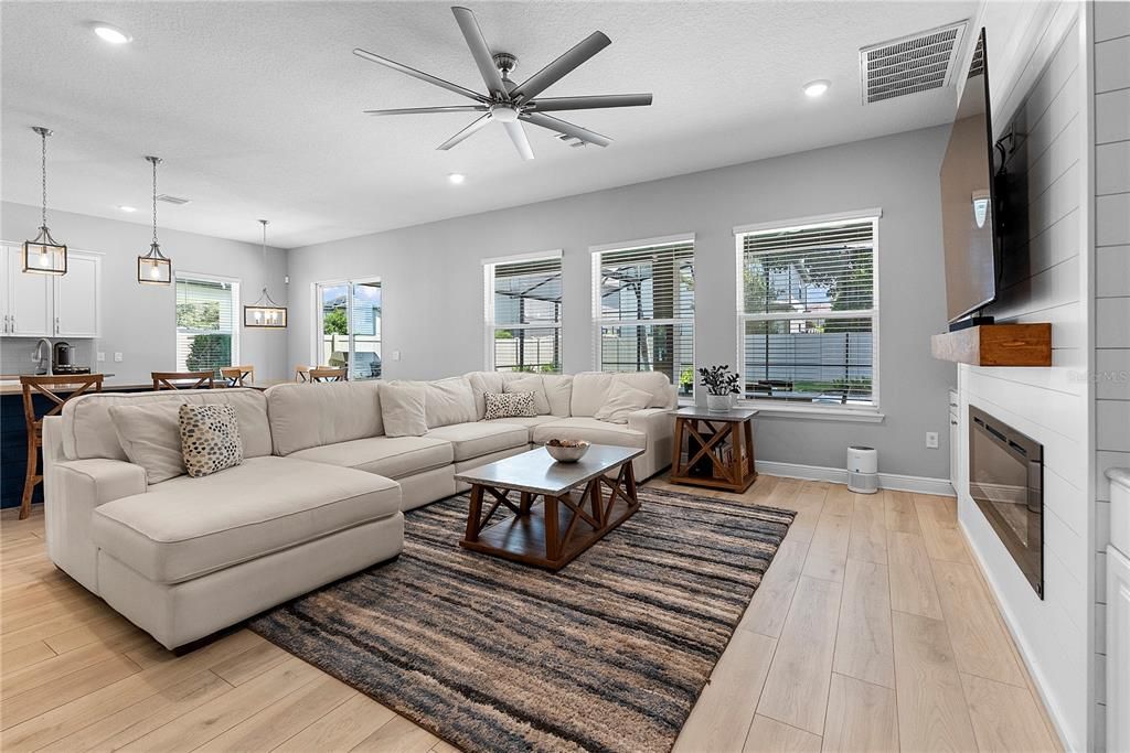 For Sale: $1,350,000 (5 beds, 4 baths, 4307 Square Feet)