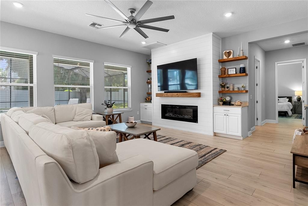 For Sale: $1,350,000 (5 beds, 4 baths, 4307 Square Feet)