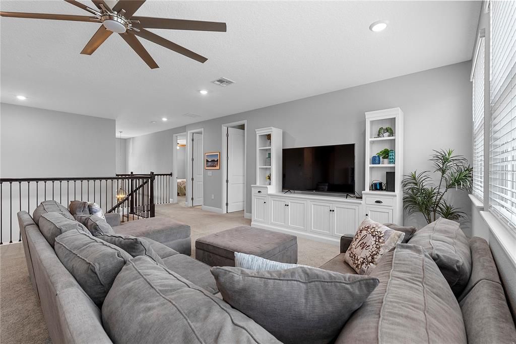 For Sale: $1,350,000 (5 beds, 4 baths, 4307 Square Feet)