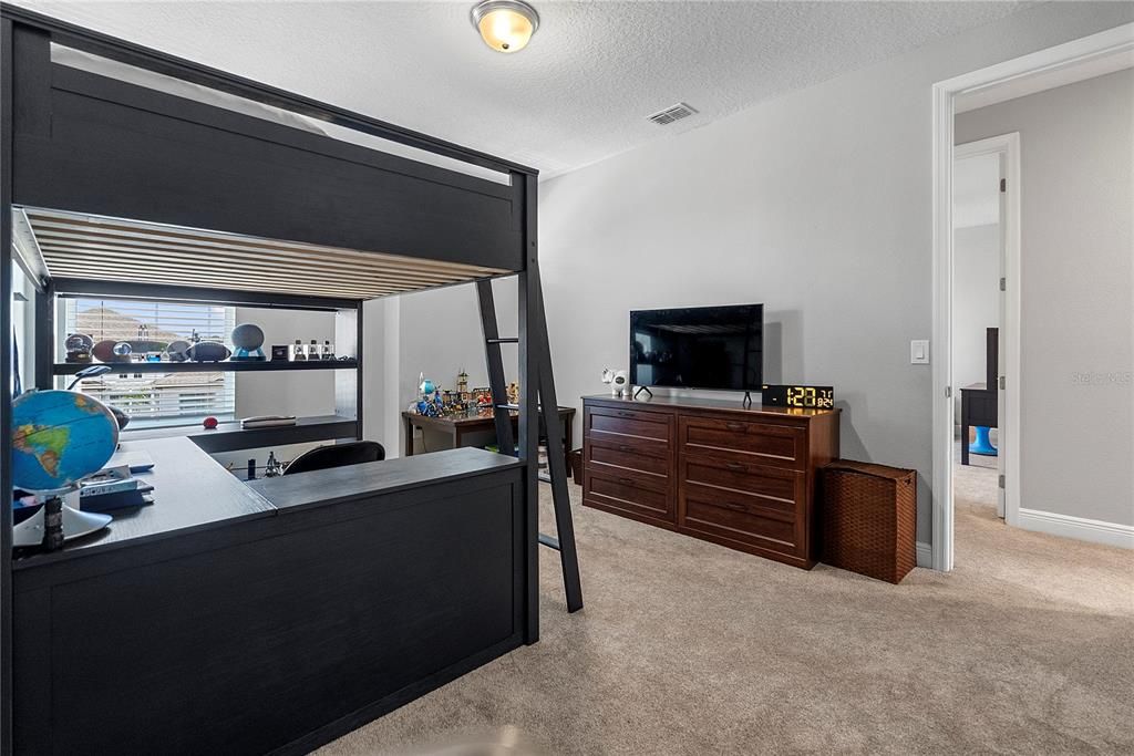 For Sale: $1,350,000 (5 beds, 4 baths, 4307 Square Feet)