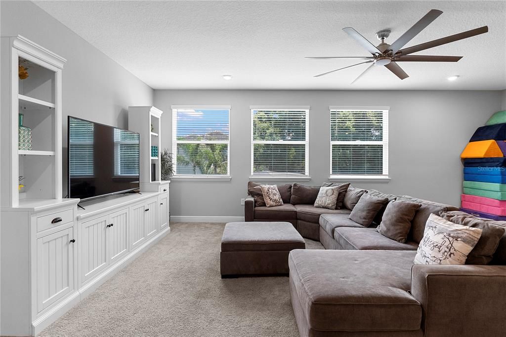 For Sale: $1,350,000 (5 beds, 4 baths, 4307 Square Feet)