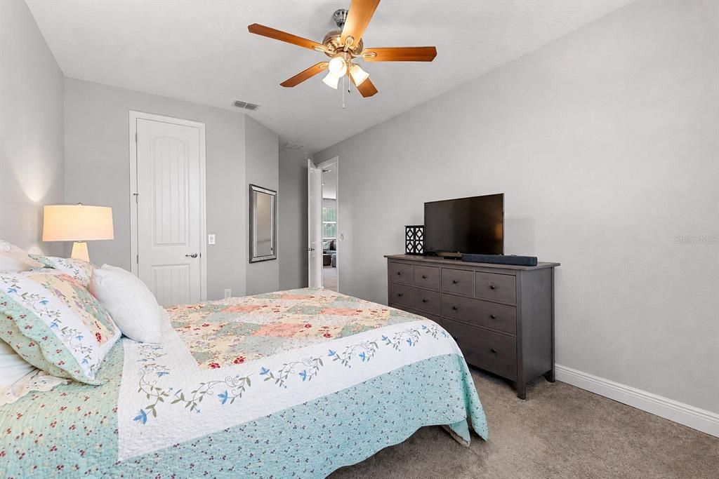 For Sale: $1,350,000 (5 beds, 4 baths, 4307 Square Feet)