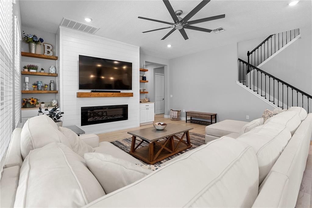For Sale: $1,350,000 (5 beds, 4 baths, 4307 Square Feet)