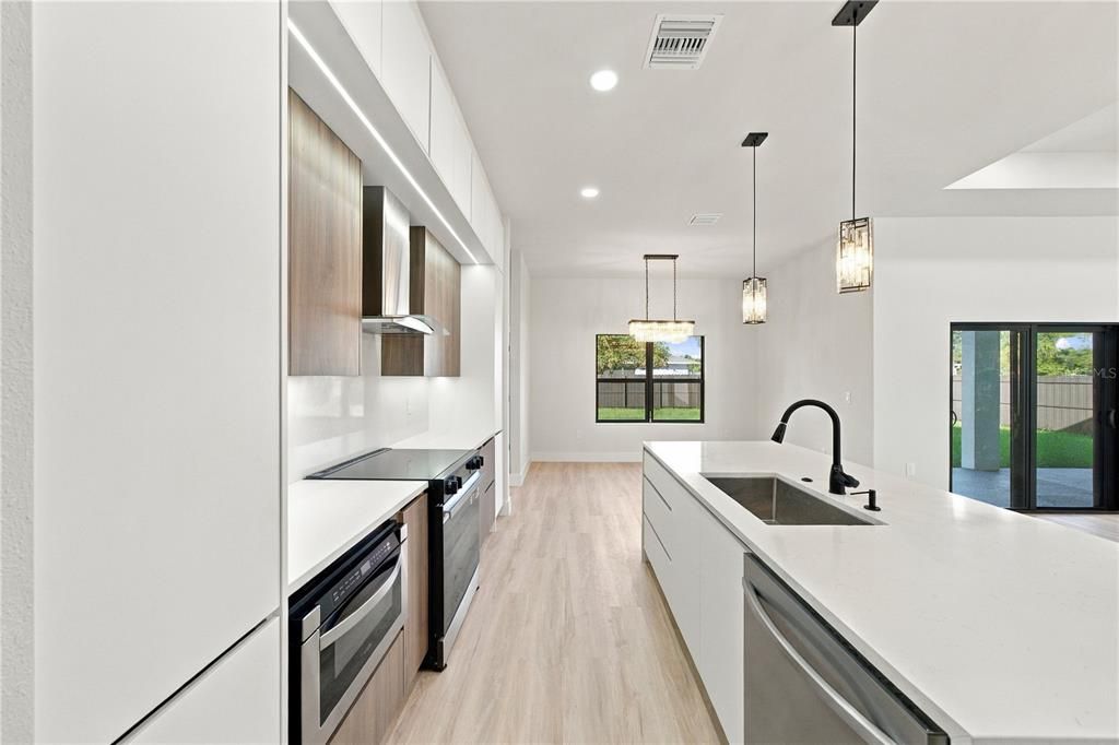 En Venta: $395,000 (3 camas, 2 baños, 1741 Pies cuadrados)