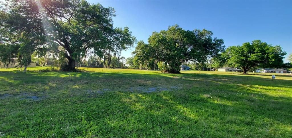 На продажу: $65,000 (0.17 acres)