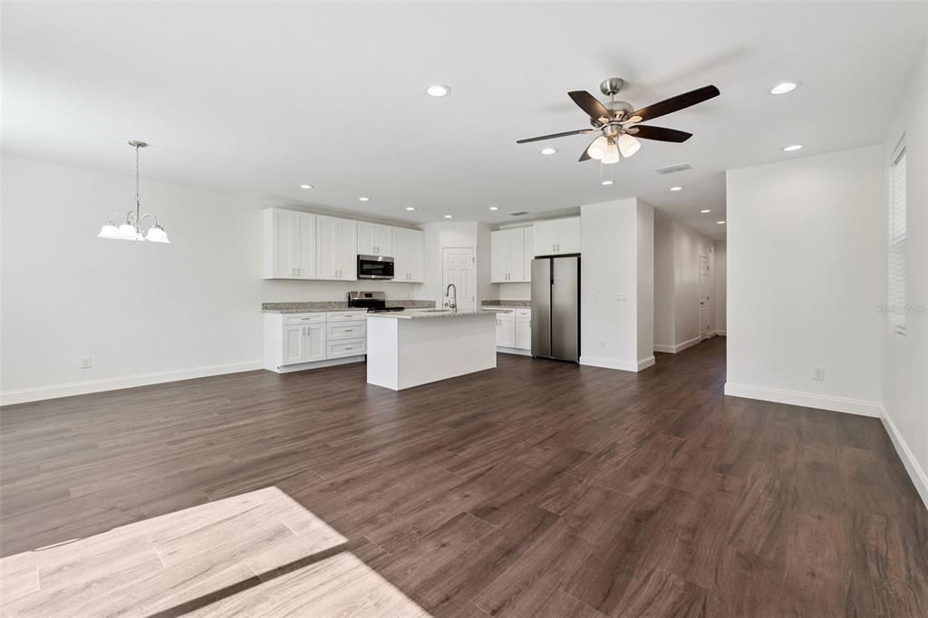 For Sale: $565,000 (6 beds, 0 baths, 3778 Square Feet)