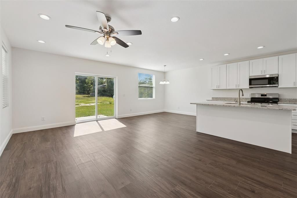 For Sale: $565,000 (6 beds, 0 baths, 3778 Square Feet)