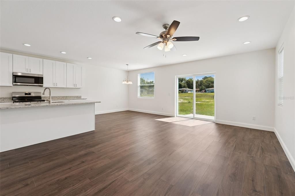 For Sale: $565,000 (6 beds, 0 baths, 3778 Square Feet)
