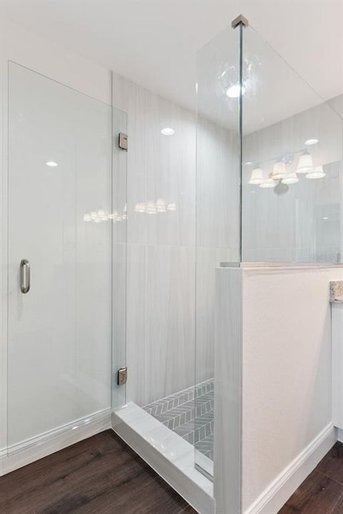 For Sale: $565,000 (6 beds, 0 baths, 3778 Square Feet)