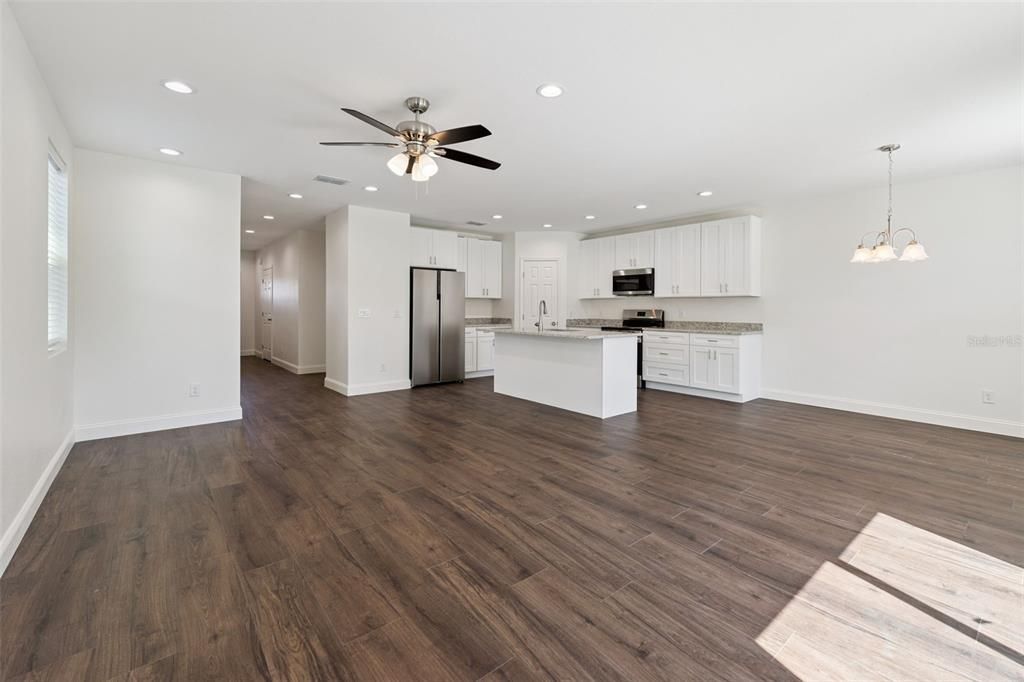 For Sale: $565,000 (6 beds, 0 baths, 3778 Square Feet)