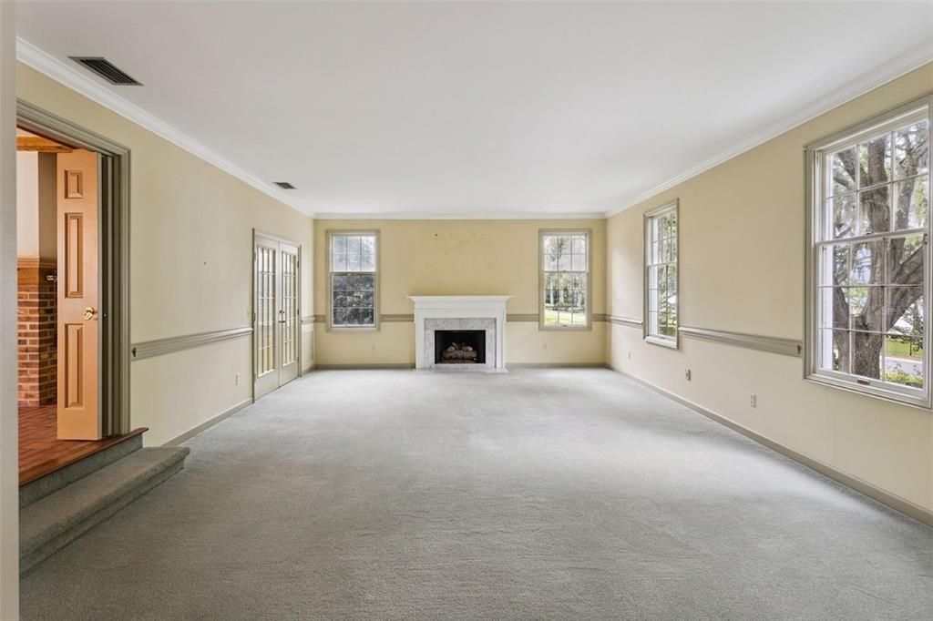 Activo con contrato: $5,900,000 (5 camas, 3 baños, 3680 Pies cuadrados)