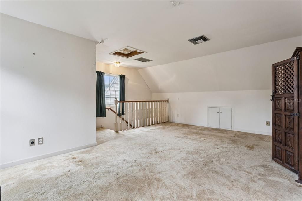 Activo con contrato: $5,900,000 (5 camas, 3 baños, 3680 Pies cuadrados)