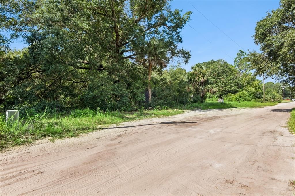 待售: $225,000 (1.85 acres)